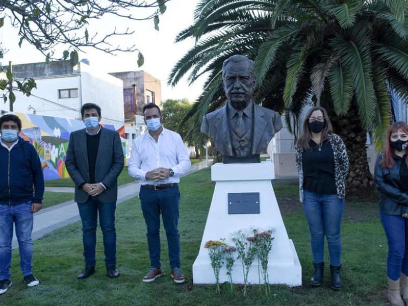 El radicalismo de Chacabuco rindió homenaje a Raúl Alfonsín