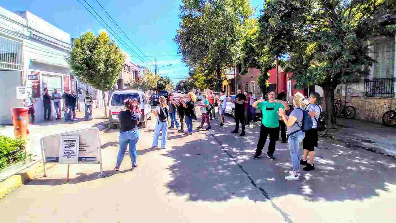 PublicaciÃ³n pedida: La oferta del municipio hunde aÃºn mÃ¡s nuestro salario