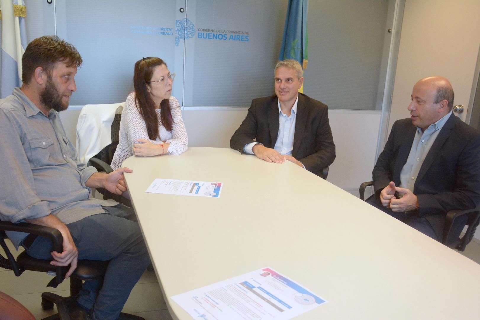 Golía busca en La plata destrabar 132 viviendas paradas por el gobierno de Macri en 2019