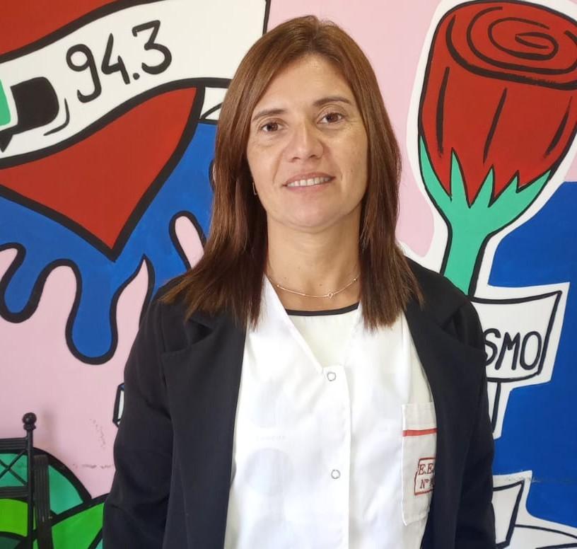 Matilde Meizoso da detalles de la oferta educativa en la primaria de adultos