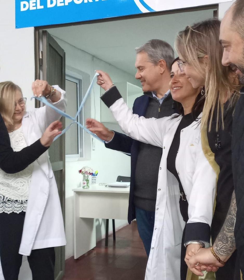 Discursos y entrevistas en la inauguración del consultorio de medicina del deporte