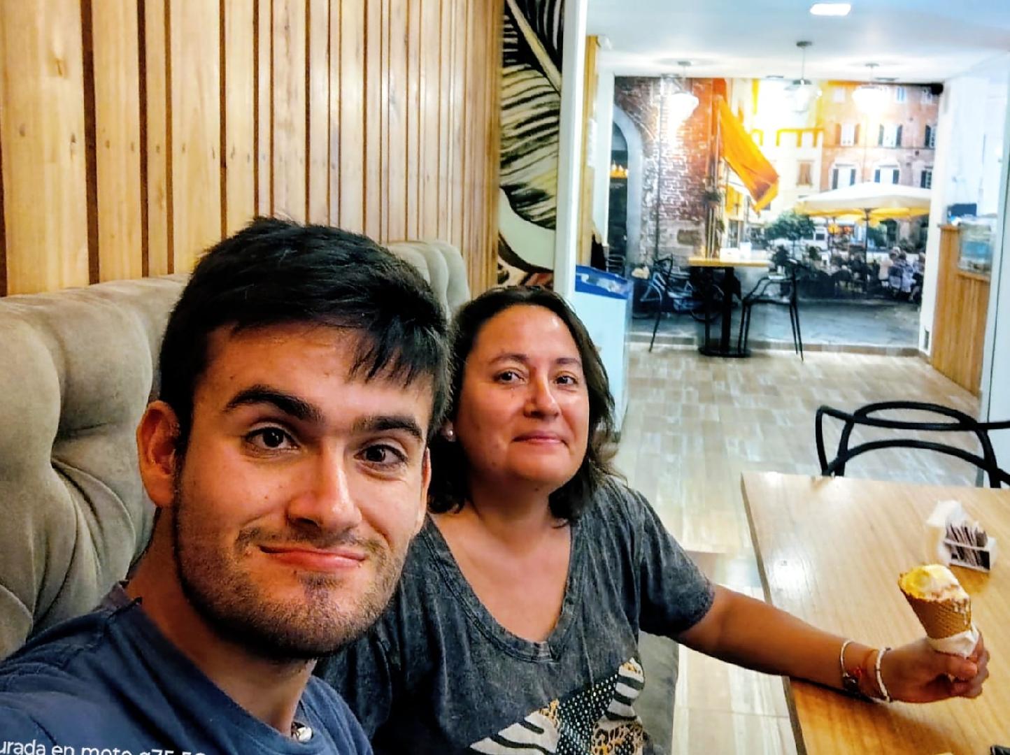 IGNACIO Y ELENA - De la falta de oportunidades al emprendimiento propio: la historia de Ignacio y 'Doña Élida', un ejemplo de inclusión real