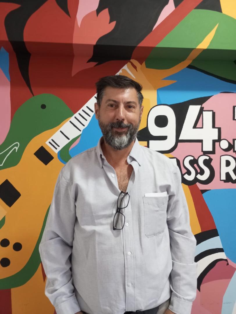 HUGO MORO - Gustavo 'Gato' Sylvestre llega a Chacabuco para presentar su libro sobre Pepe Mujica y brindar una charla sobre la Argentina actual
