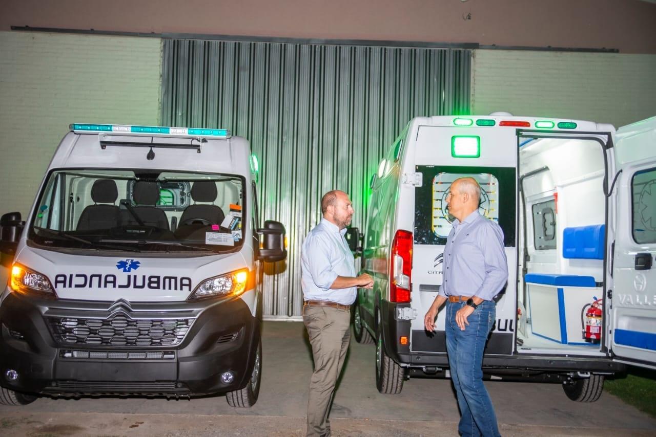 A travÃ©s del programa "Municipios de Pie" Chacabuco tiene dos nuevas ambulancias 
