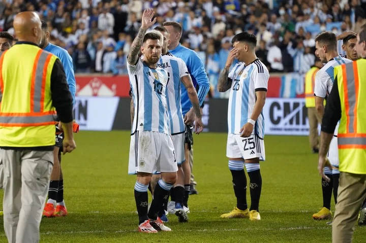 La selecciÃ³n goleÃ³ 3-0 a Jamaica en el cierre de su gira por Estados Unidos