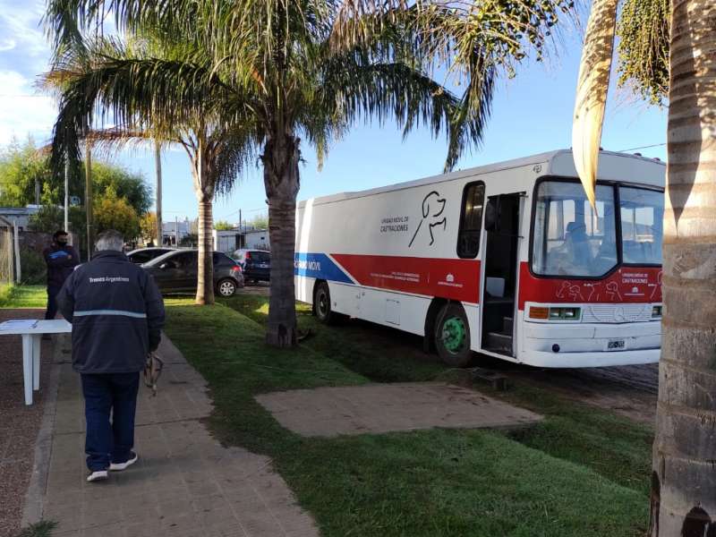 La unidad mÃ³vil de castraciones en el CIC Los Nogales - AUDIO