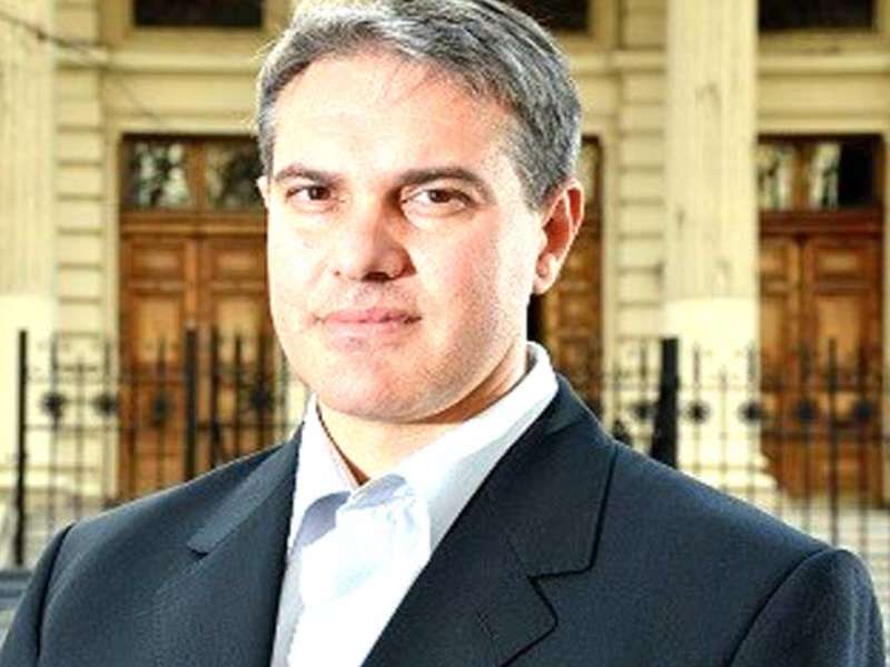 GolÃ­a pide a la provincia que ponga fin a la fusiÃ³n de curso del gobierno macrista en Castilla