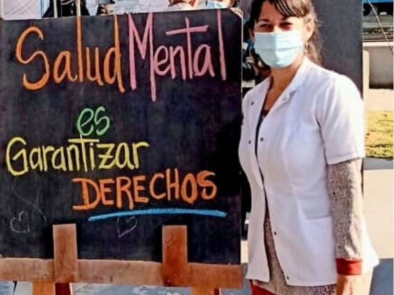 Gimena Michelozzi en 94.3 MASS RADIO - Salud Mental y consumos problemÃ¡ticos