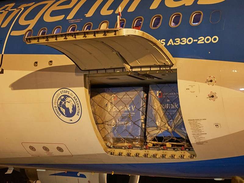 PartiÃ³ un nuevo vuelo de AerolÃ­neas Argentinas en busca de vacunas Sputnik V