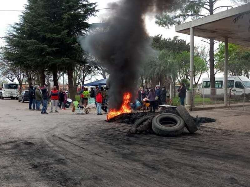 Servicios PÃºblicos limitados por el paro de trabajadores municipales