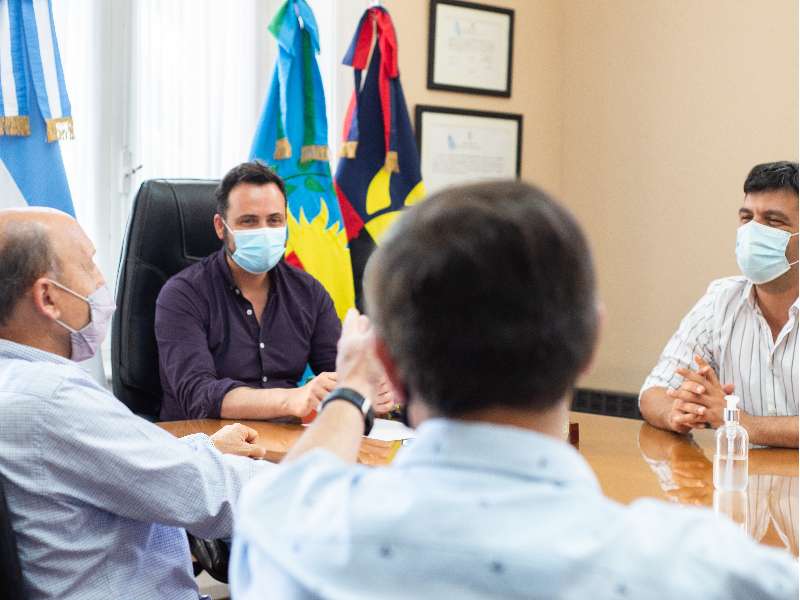 ReuniÃ³n con miembros de CARBAP y productores agropecuarios