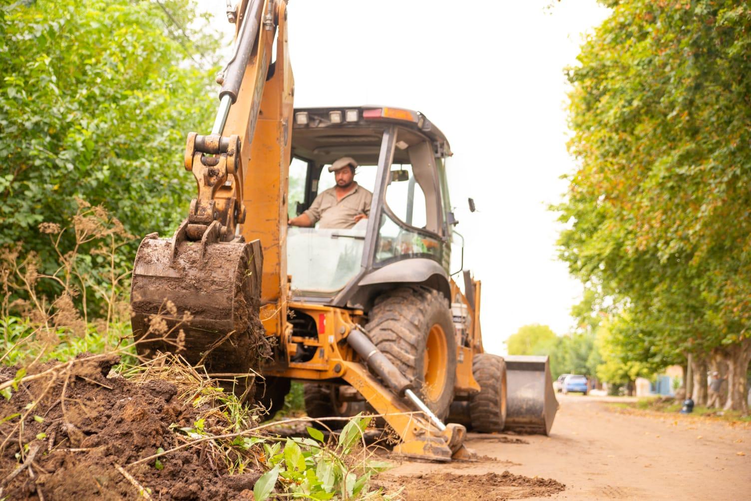 Servicios PÃºblicos: zanjeo en la avenida PerÃ³n