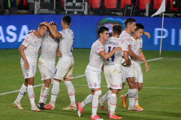 Torneo de verano: Independiente superÃ³ claramente a Talleres y le ganÃ³ 3 a 1