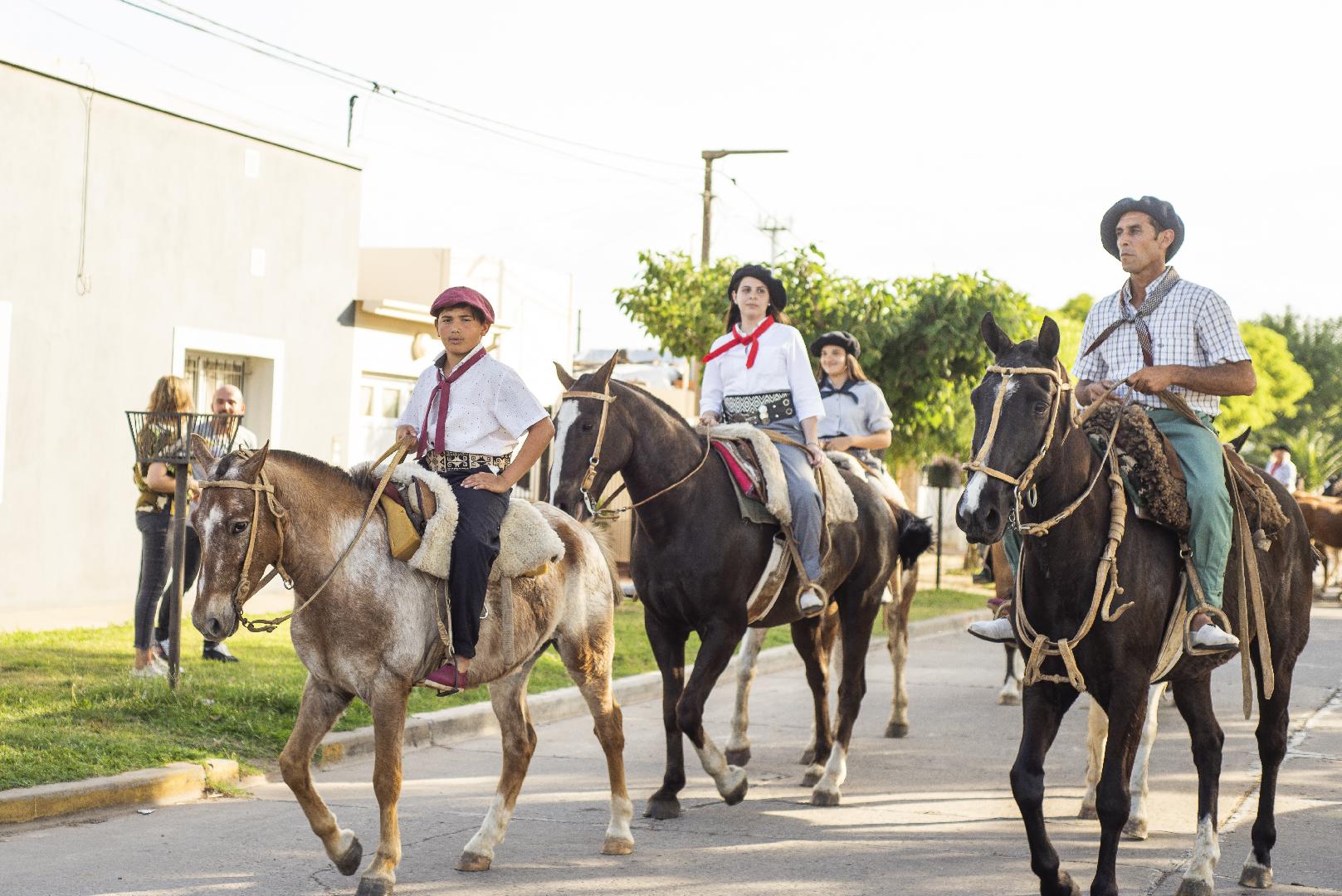 Desfile de los centros tradicionalistas